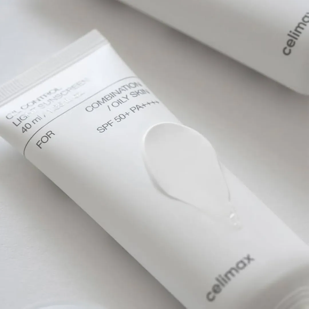 Oil Control Light Sunscreen (SPF50  PA    ) - 40 ml