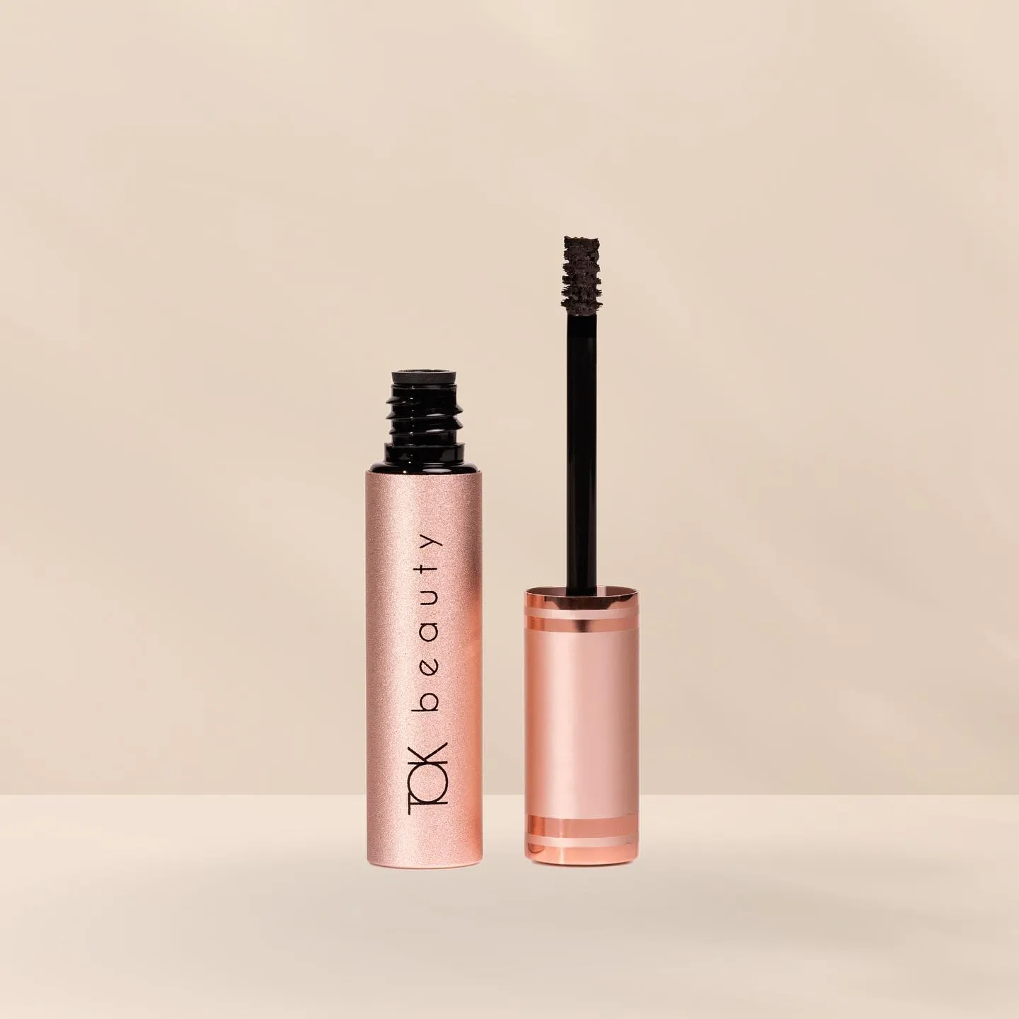 Volumizing Brow Gel.